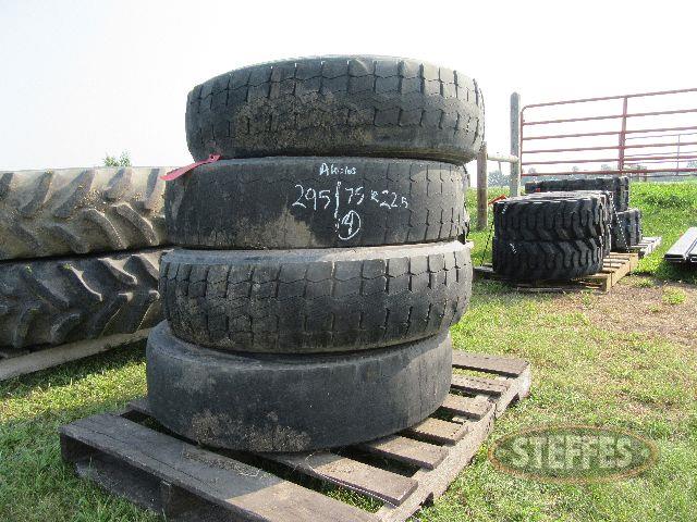(4) 295-75R22-5 truck tires _0.JPG
